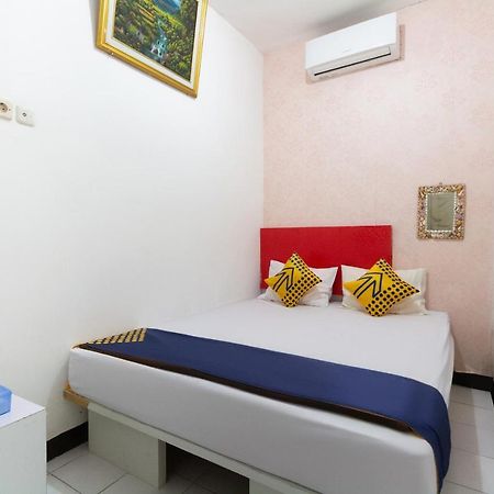 Spot On 2425 Salina Hotel Syariah Sidoarjo Exterior foto
