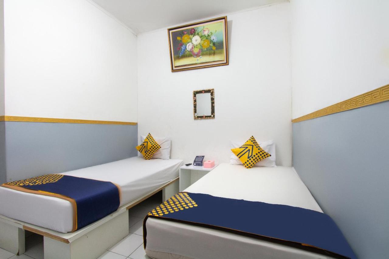 Spot On 2425 Salina Hotel Syariah Sidoarjo Exterior foto