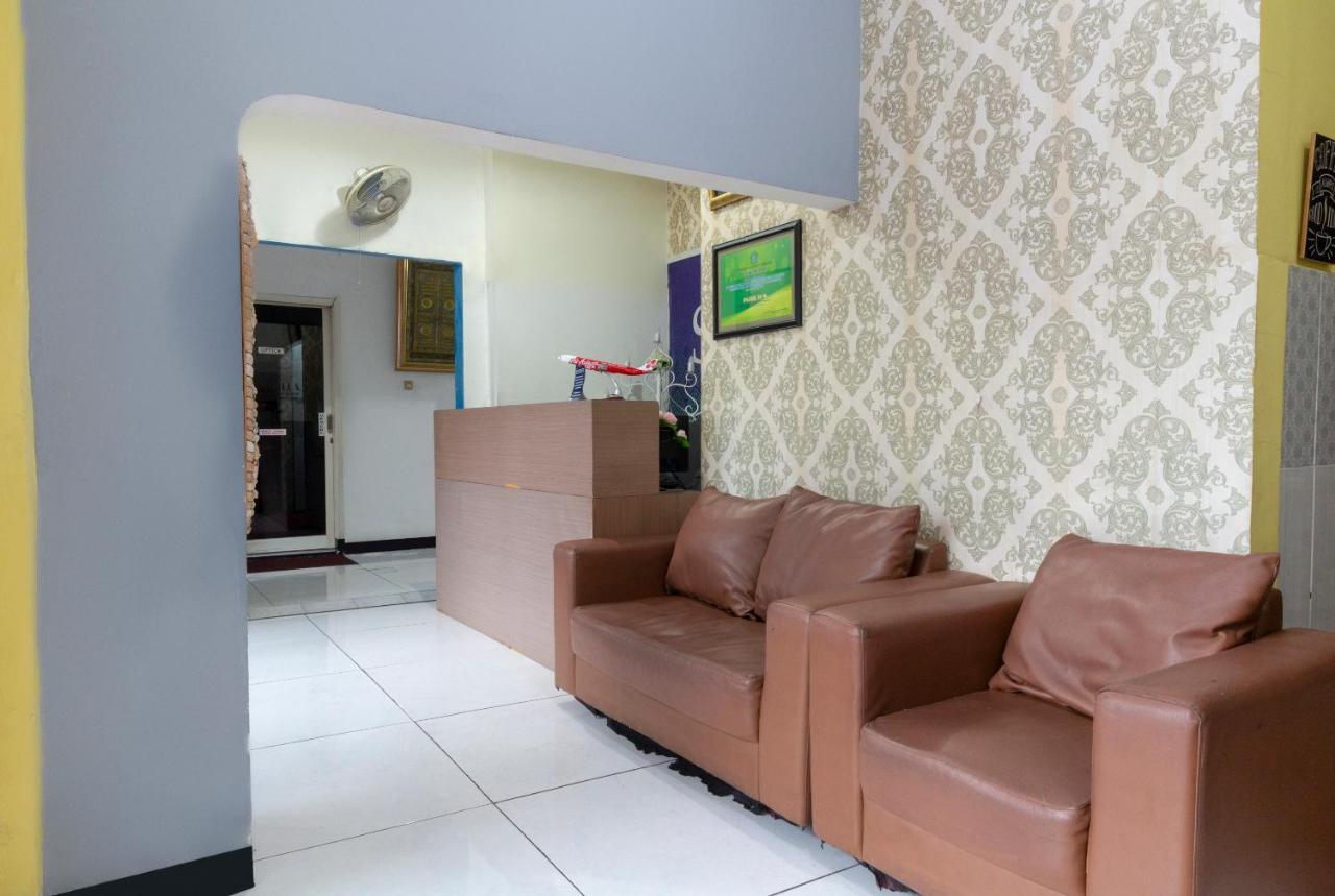 Spot On 2425 Salina Hotel Syariah Sidoarjo Exterior foto
