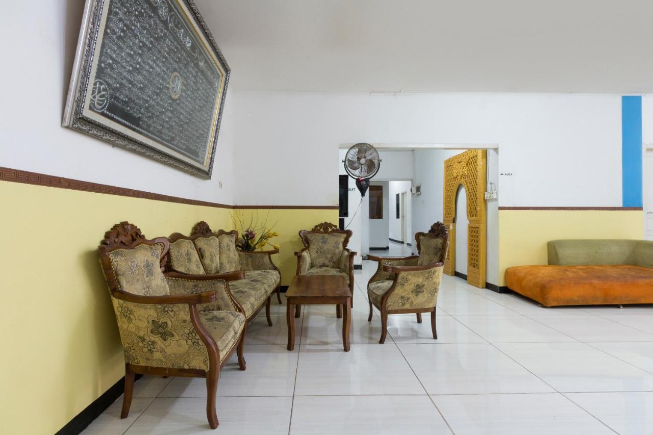 Spot On 2425 Salina Hotel Syariah Sidoarjo Exterior foto